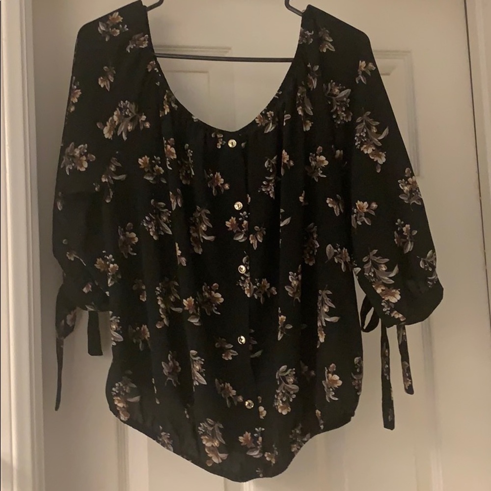 Plus Size Floral top ~Size 3XL~ very cute!
